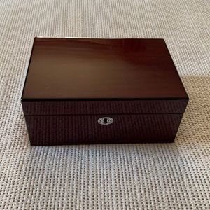 Beautiful Wood Jewelry / Keepsake Box